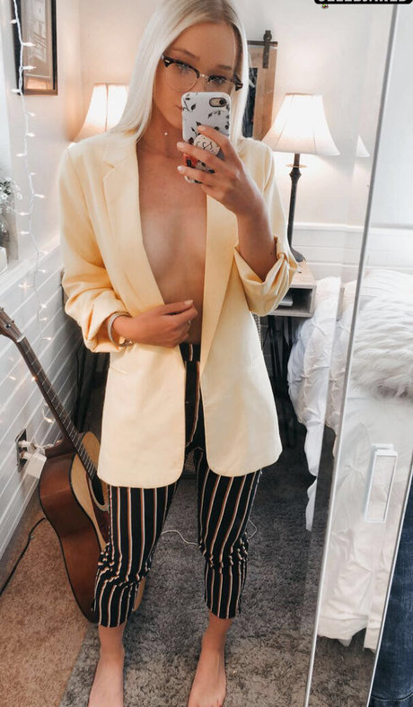 Zola Bzdek ポルノスター 可愛い 写真