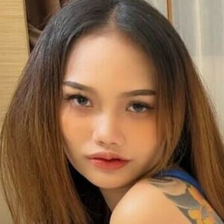 Babymuay18 セクシーなスター 写真