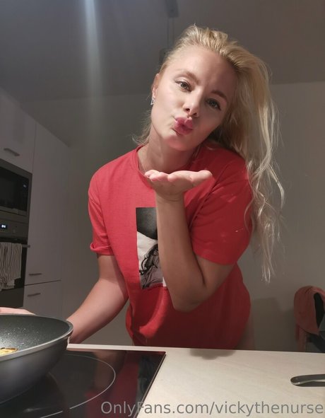 アウトドア 熟女 オンリーファンズ 裸 画像