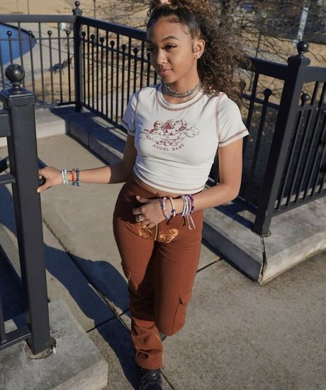 タイのアナルオンリーファンズ 無料 画像