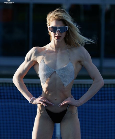 Vanessa Anoe 最高のモデル 写真