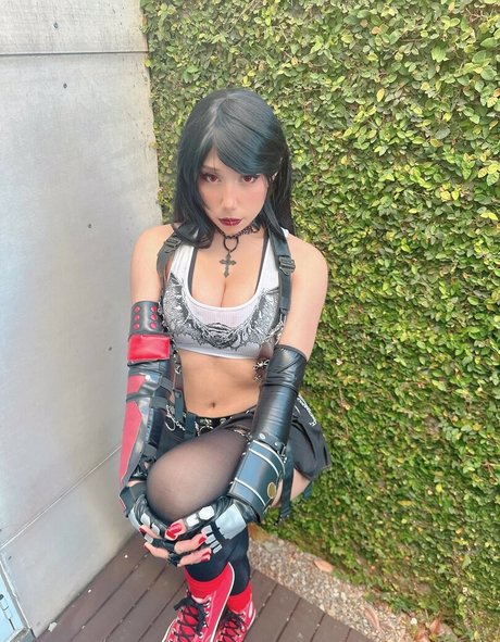 曲線美のブロンドオンリーファンズ ポルノ 画像