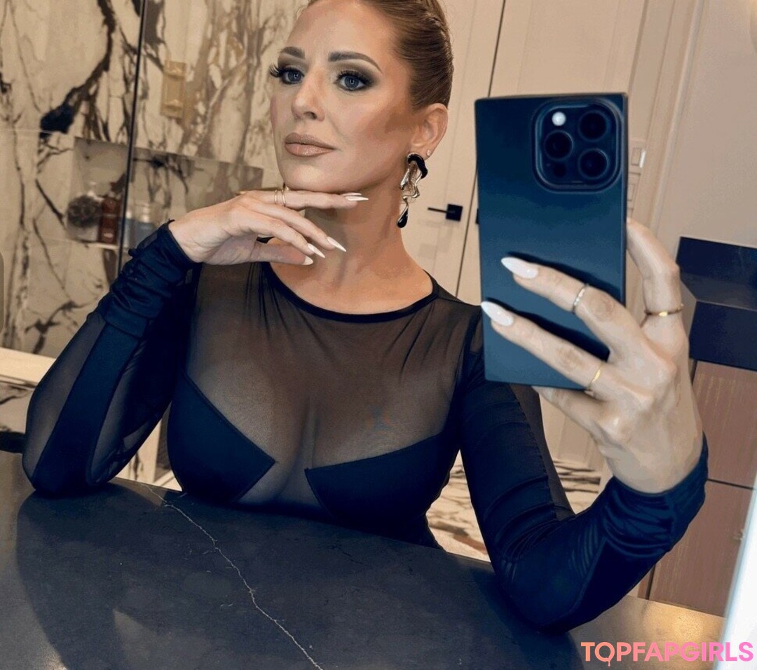 Tiffany Gomas かわいいスター 写真