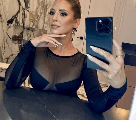 Tiffany Gomas 最高の女優 画像