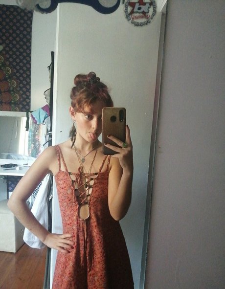 funsizedellyuwu xxxポルノスター 写真