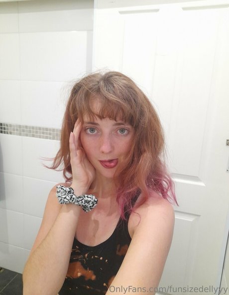 funsizedellyuwu ポルノスター 素敵 写真