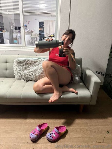 マッサージセラピストオンリーファンズ アート裸 画像