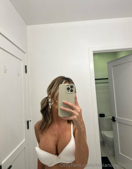 itsbiancaghezzi 独占女優 画像