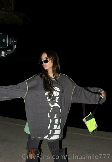 ベビーシッターオンリーファンズ 無料アダルト 画像