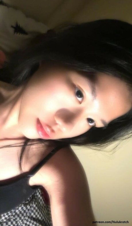 Nulukrotch モデル 写真