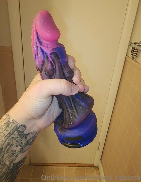 tatted shadow セクシーなスター 画像