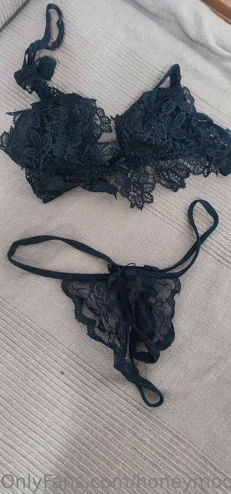 レズビアン乱交オンリーファンズ アートヌード 画像