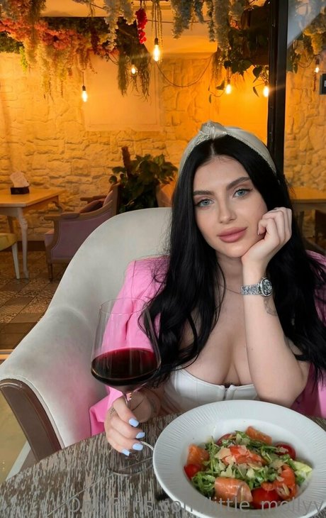 little mollyy 高品質のポルノスター 画像