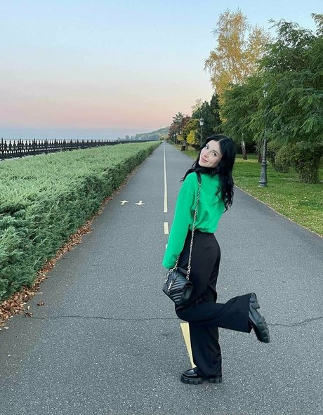 little mollyy セックス女優 ギャラリー