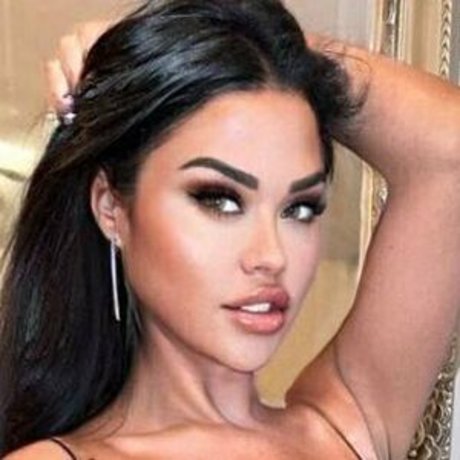 ティーンランジェリーオンリーファンズ ホットセクシー 写真