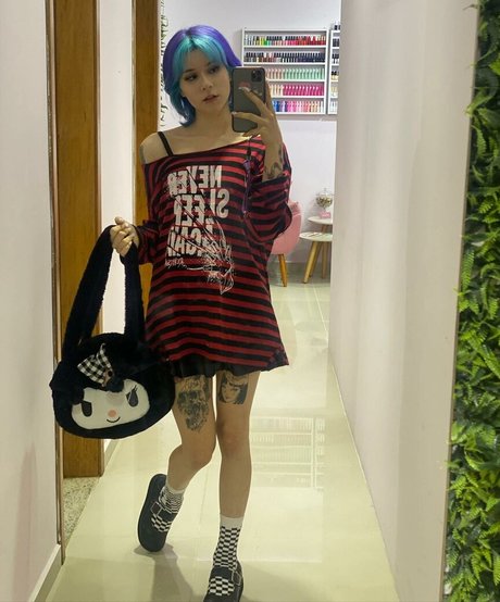 Luh Setra 美しいスター ギャラリー