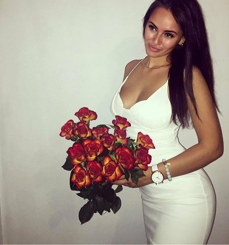 超デブおばあちゃんオンリーファンズ ホット 写真