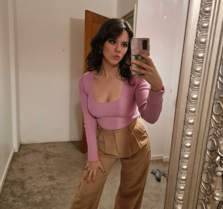 痩せた黒人ティーンオンリーファンズ ポルノ 画像