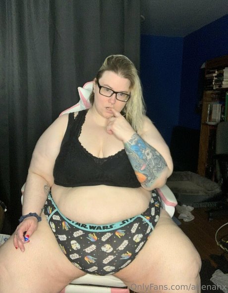 いちごミルクオンリーファンズ 美しいヌード ギャラリー