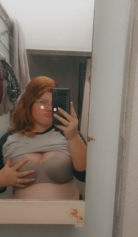 日本の熟女オンリーファンズ ヌード 写真