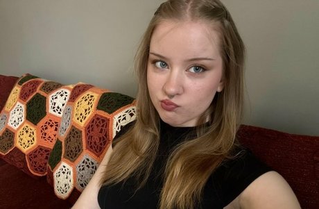 Sweeety 裸のスター 写真