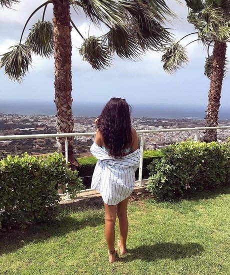 Chloe Reynolds ポルノスター 無料 写真