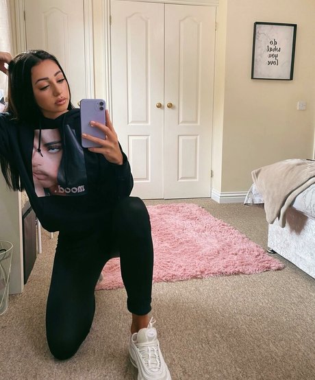 Chloe Reynolds 可愛いモデル ギャラリー