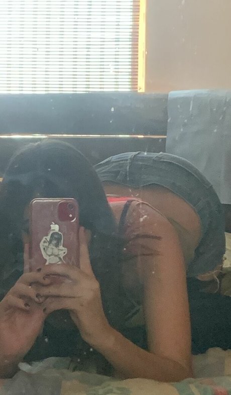 Kiarastrawuwu 最高の女優 写真