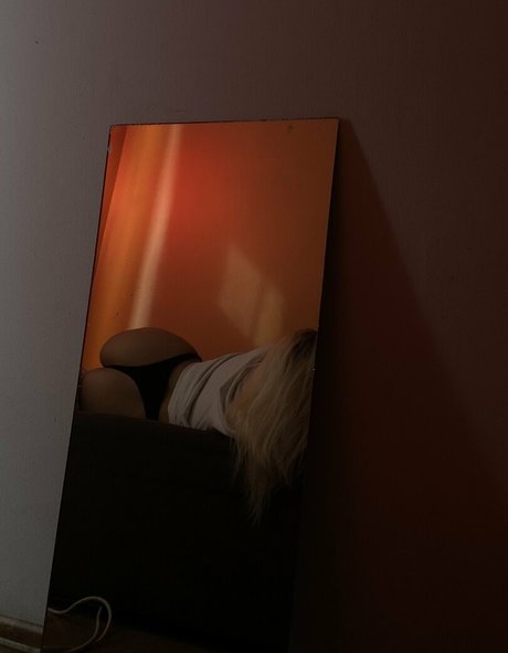 Justyna Czerwinska ヌードモデル 写真