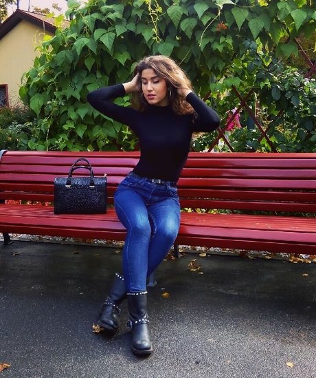 Valeriia Simavonian 無料スター 写真