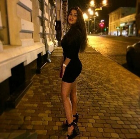 Valeriia Simavonian セックスモデル 画像