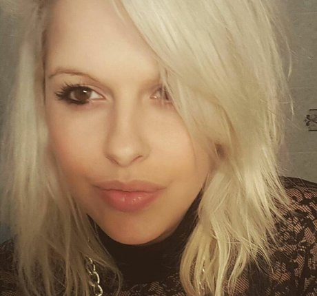 アウトドア 熟女 オンリーファンズ 無料 写真