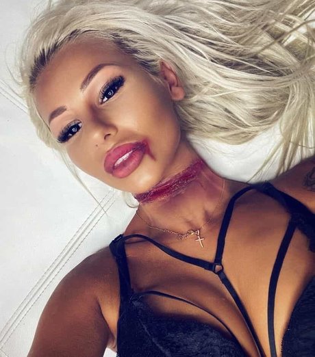 Nikola ihova アートポルノスター ギャラリー