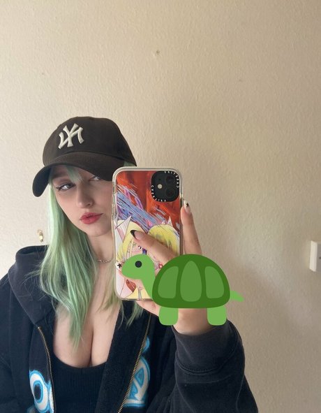 Allykitti ポルノモデル 写真