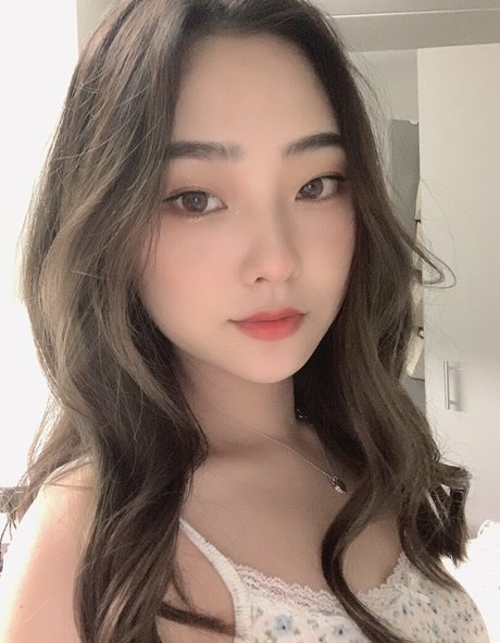 esblee セクシー女優 ギャラリー