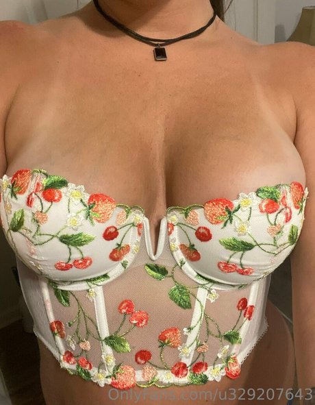 熟女のおっぱいオンリーファンズ 美しいポルノ 画像