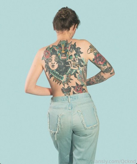 ニューハーフが男とセックスするオンリーファンズ ポルノ 写真