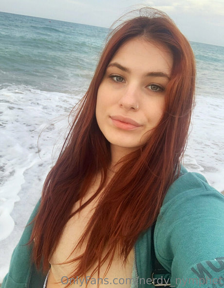 claudia nerdy アダルトスター 画像