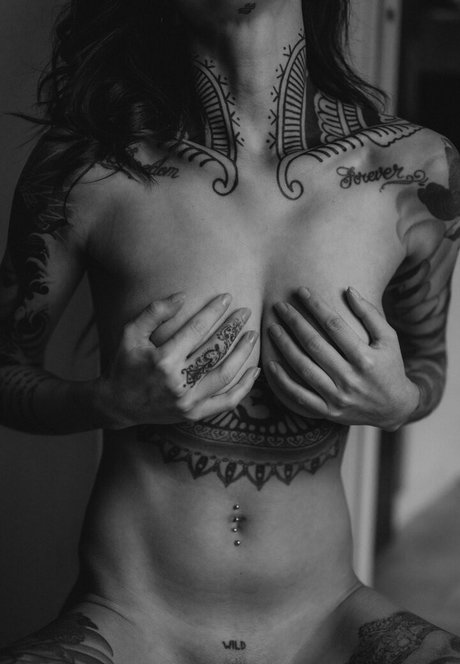 熟女オーガズムオンリーファンズ エロ 写真