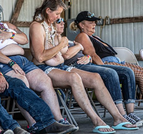 Busty Petra 完璧なスター 写真