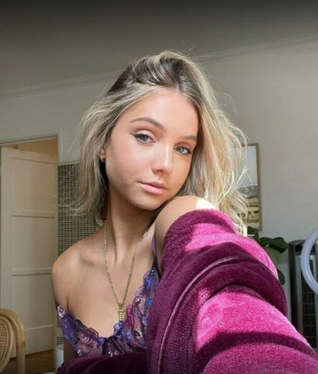 elmichelsen21 裸のモデル 画像