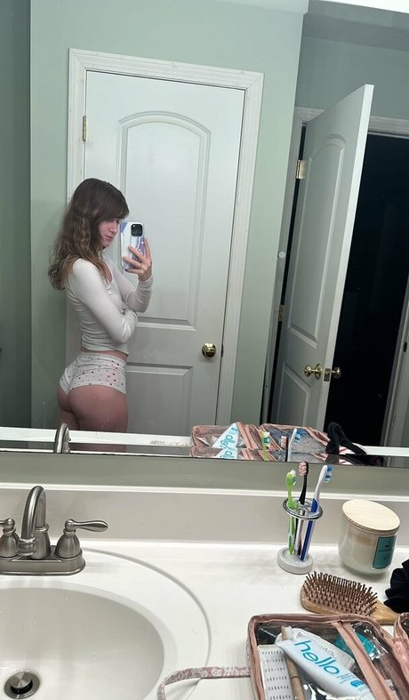 Marie Love セクシーなポルノスター 画像