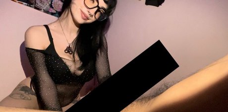 Emilyy Manson 完璧なスター 画像