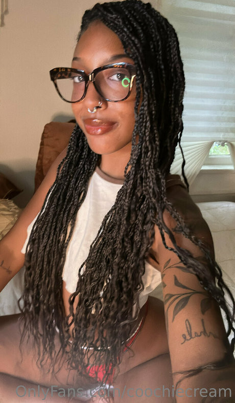 asmr 足 オンリーファンズ ポルノ 写真