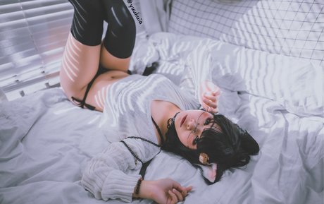 熟女のおっぱいオンリーファンズ ポルノ 写真