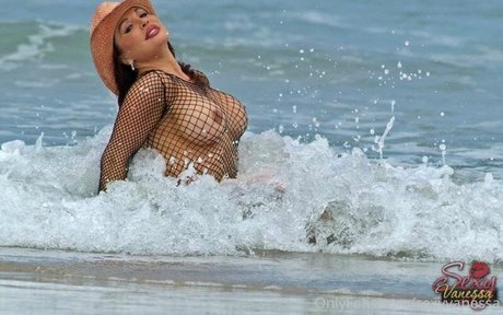 Sexy Vanessa 無料女優 写真