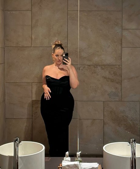 Joann Van Den Herik アートスター 写真