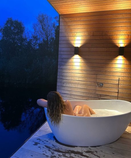 Joann Van Den Herik アートモデル ギャラリー