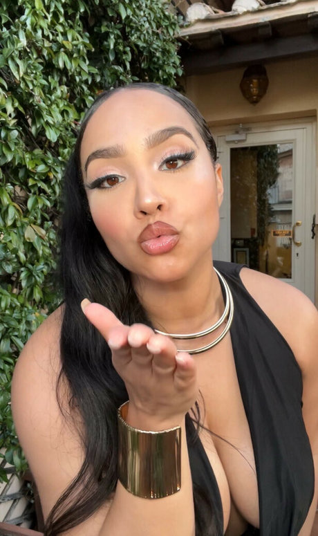 Demetria Obilor 限定モデル 写真