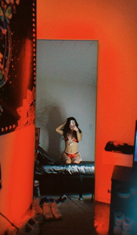 Nizhoni Begaye ヌードモデル 写真